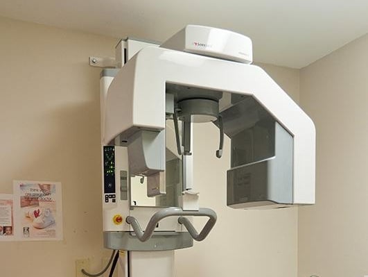 Digital dental X-ray equipment used for diagnostic imaging